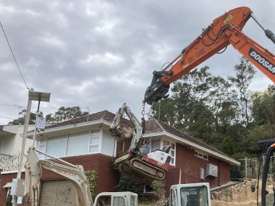1 tonne excavator hire Sydney for tight access excavation 1 tonne excavator for tight access backyard excavation and retaining wall preparation in Sydney