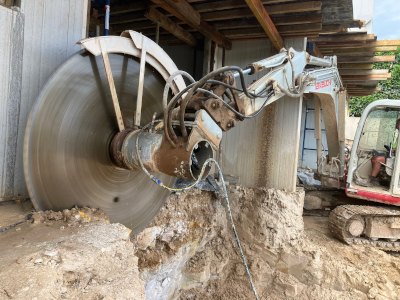 7 tonne excavator with rock saw for Sydney rock excavation 7 tonne excavator with high speed diamond rock saw for rock excavation in Sydney