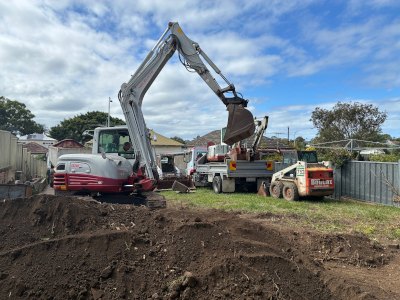 9 tonne excavator hire Sydney for retaining wall excavation 9 tonne excavator for residential excavation and retaining wall site preparation in Sydney